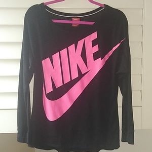Nike women's top